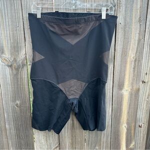 NWT HoneyLove SuperPower Short Size 1x